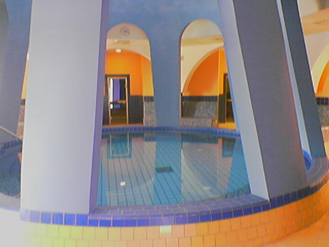 image file name: 2k2300c30b56.jpg